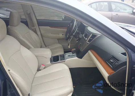 2013 Subaru Outback 2.5I Limited z USA, uszkodzony, nr VIN 4S4BRBKC2D3263186